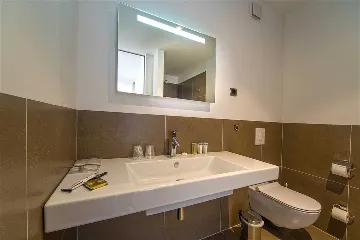 Air-Conditioned Apartment in Primošten for 4