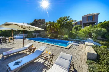 Villa with Outdoor Pool & Private Beach in Koločep
