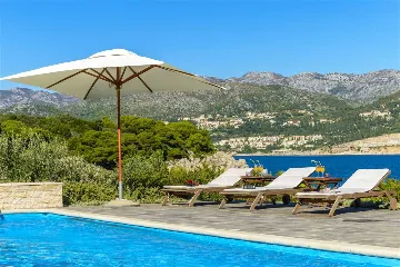 Villa with Outdoor Pool & Private Beach in Koločep
