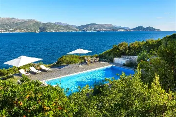 Villa with Outdoor Pool & Private Beach in Koločep