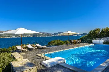 Villa with Outdoor Pool & Private Beach in Koločep