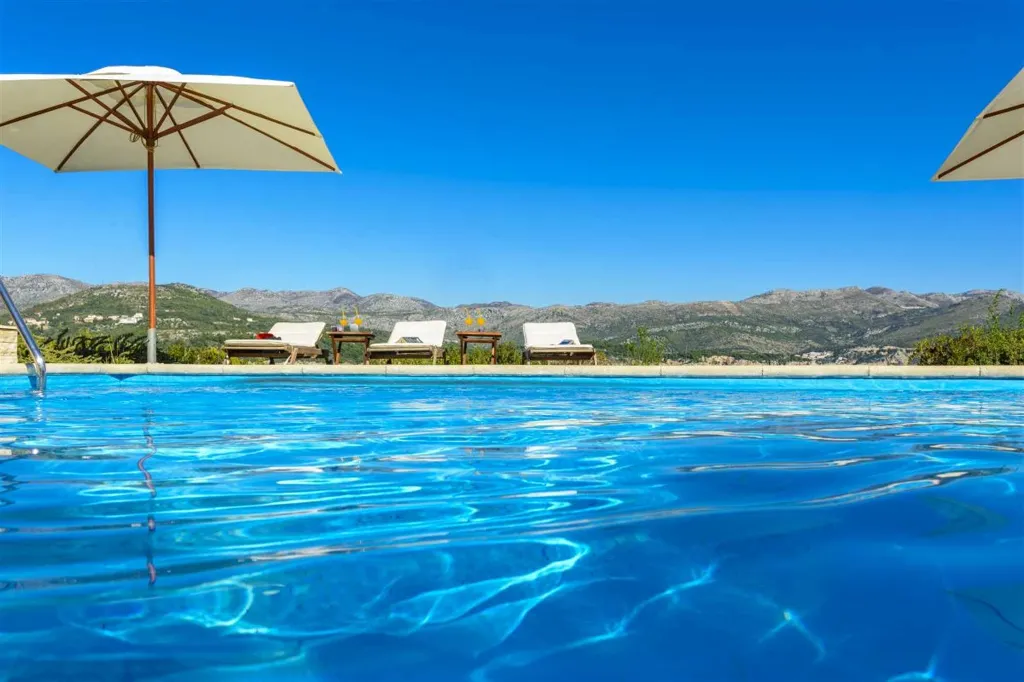 Villa with Outdoor Pool & Private Beach in Koločep