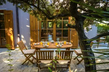 Villa with Outdoor Pool & Private Beach in Koločep