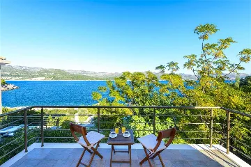 Villa with Outdoor Pool & Private Beach in Koločep