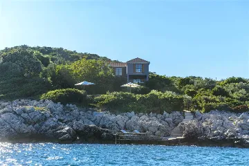 Villa with Outdoor Pool & Private Beach in Koločep