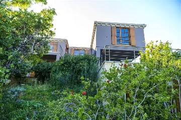 Villa with Outdoor Pool & Private Beach in Koločep