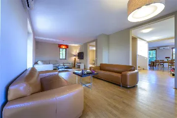 Villa with Outdoor Pool & Private Beach in Koločep