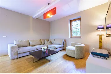 Villa with Outdoor Pool & Private Beach in Koločep