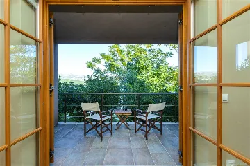 Villa with Outdoor Pool & Private Beach in Koločep