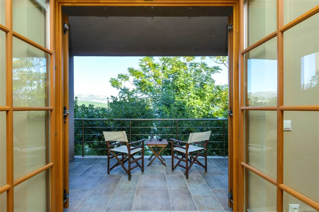 Villa with Outdoor Pool & Private Beach in Koločep