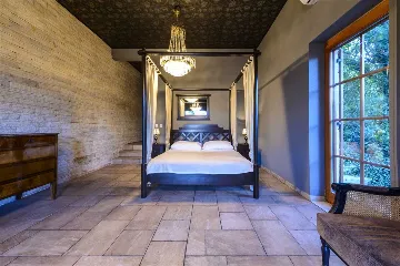 Villa with Outdoor Pool & Private Beach in Koločep