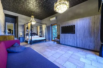 Villa with Outdoor Pool & Private Beach in Koločep