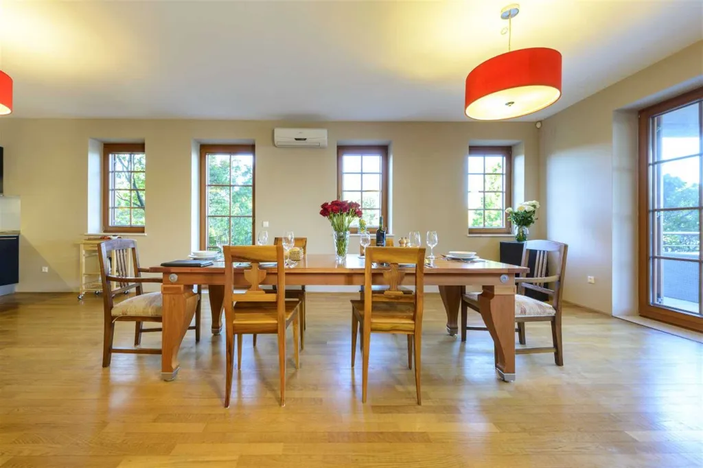 Villa with Outdoor Pool & Private Beach in Koločep