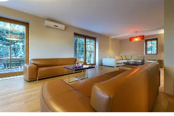 Villa with Outdoor Pool & Private Beach in Koločep