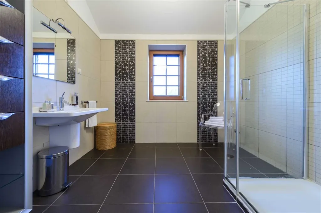Villa with Outdoor Pool & Private Beach in Koločep