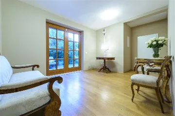 Villa with Outdoor Pool & Private Beach in Koločep