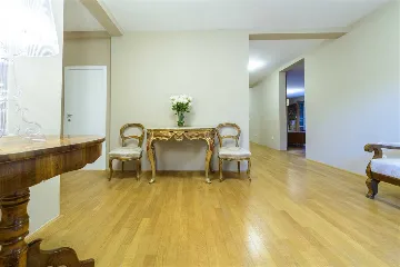 Villa with Outdoor Pool & Private Beach in Koločep