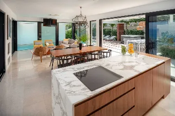 4-Bedroom Villa in Sutivan with Heated Pool