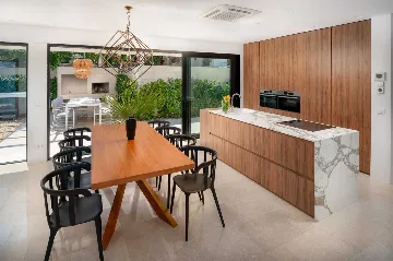 4-Bedroom Villa in Sutivan with Heated Pool