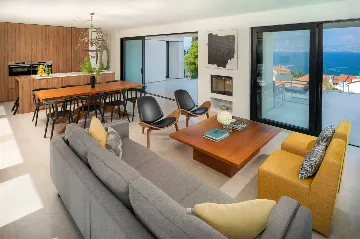 4-Bedroom Villa in Sutivan with Heated Pool