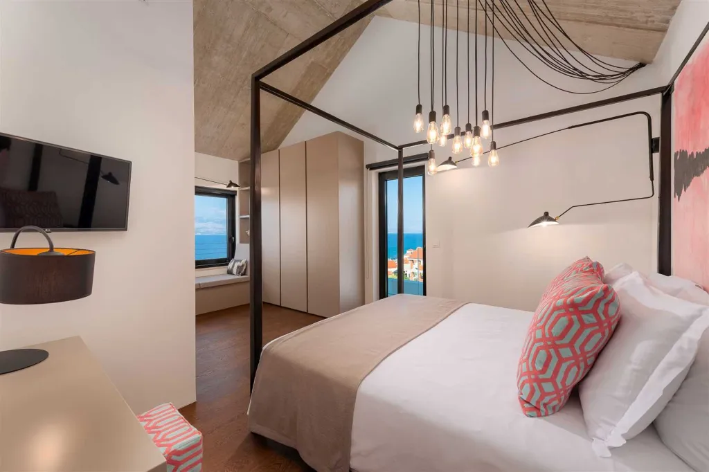 4-Bedroom Villa in Sutivan with Heated Pool