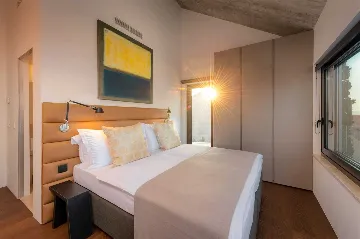 4-Bedroom Villa in Sutivan with Heated Pool