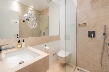 4-Bedroom Villa in Sutivan with Heated Pool