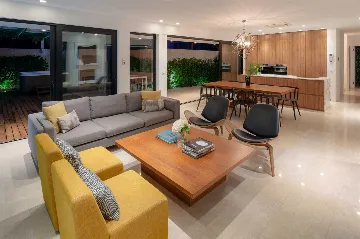 4-Bedroom Villa in Sutivan with Heated Pool