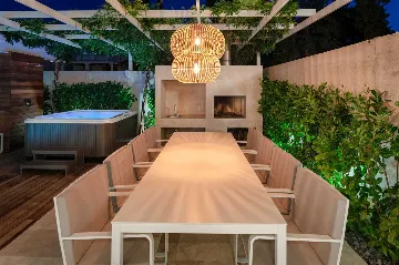 4-Bedroom Villa in Sutivan with Heated Pool