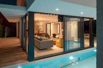 4-Bedroom Villa in Sutivan with Heated Pool