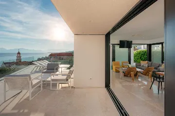 4-Bedroom Villa in Sutivan with Heated Pool