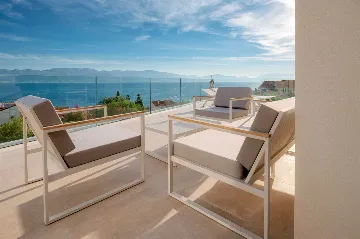 4-Bedroom Villa in Sutivan with Heated Pool