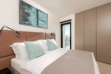 4-Bedroom Villa in Sutivan with Heated Pool