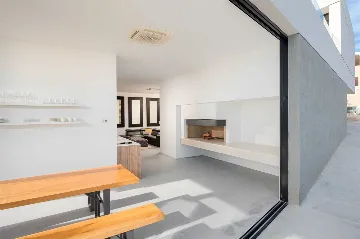 4-Bedroom Villa in Sutivan with Heated Pool