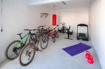 4-Bedroom Villa in Sutivan with Heated Pool