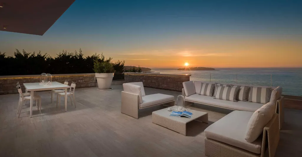 Primošten Villa for 14 Guests with Heated Pool