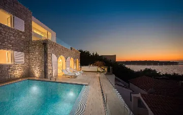 Primošten Villa for 14 Guests with Heated Pool