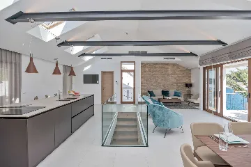 Villa in Milna for 10 Guests with Heated Pool