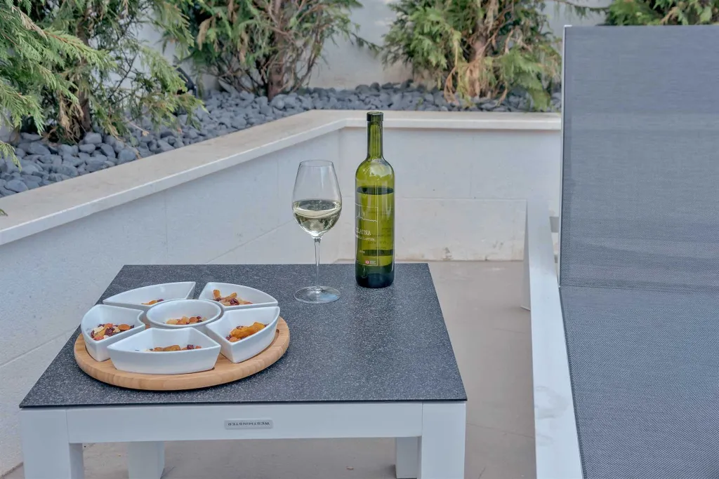 Villa in Milna for 10 Guests with Heated Pool