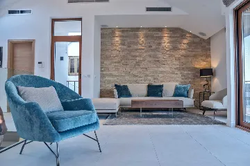 Villa in Milna for 10 Guests with Heated Pool