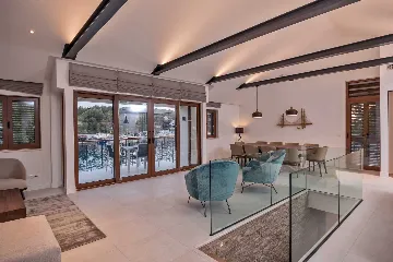 Villa in Milna for 10 Guests with Heated Pool