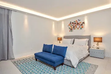 Villa in Milna for 10 Guests with Heated Pool