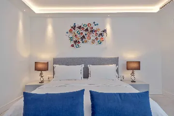 Villa in Milna for 10 Guests with Heated Pool