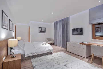 Villa in Milna for 10 Guests with Heated Pool