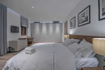 Villa in Milna for 10 Guests with Heated Pool