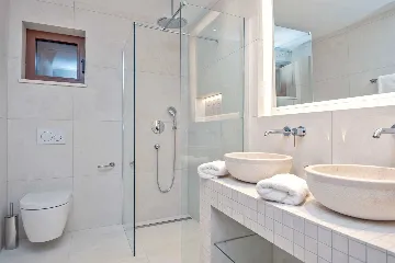 Villa in Milna for 10 Guests with Heated Pool