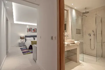 Villa in Milna for 10 Guests with Heated Pool