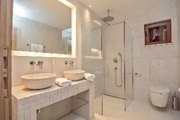 Villa in Milna for 10 Guests with Heated Pool