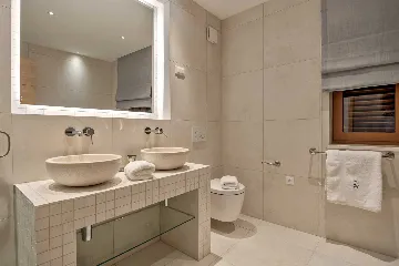 Villa in Milna for 10 Guests with Heated Pool