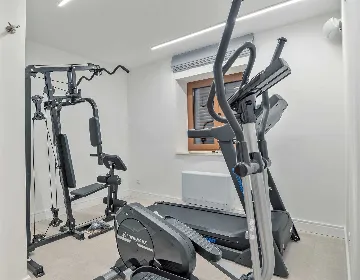 Villa in Milna for 10 Guests with Heated Pool